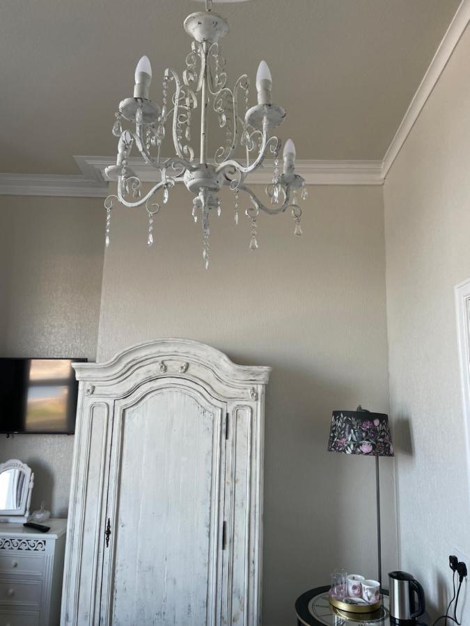 חלנדודנו Glan Y Mor Hotel (Adults Only) מראה חיצוני תמונה